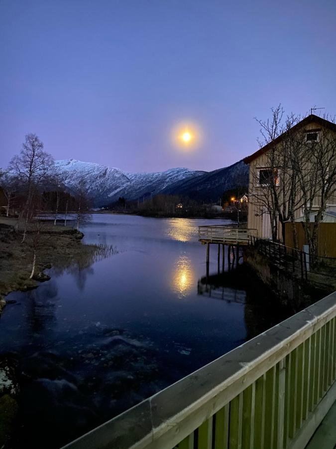 House On The Lake Bogen Eksteriør billede